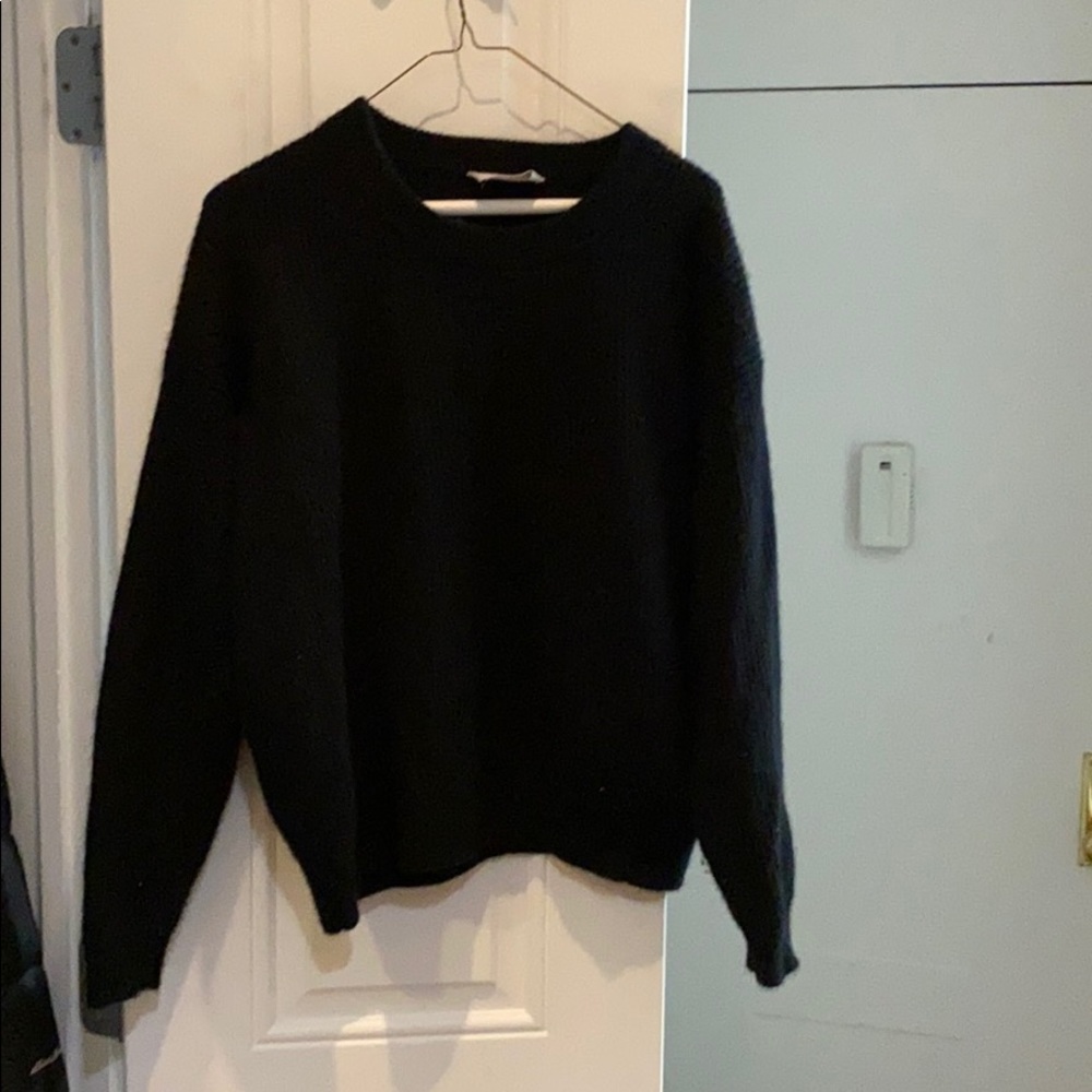 Everlane black ribbed cashmere sweater